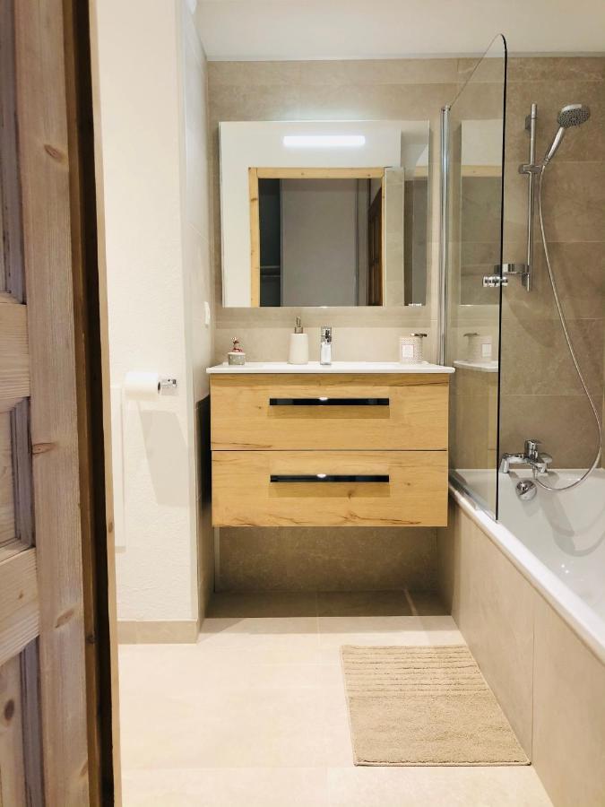 Mont Blanc 43, Vue Mont Blanc , Balcon, Parking Apartment Chamonix ภายนอก รูปภาพ